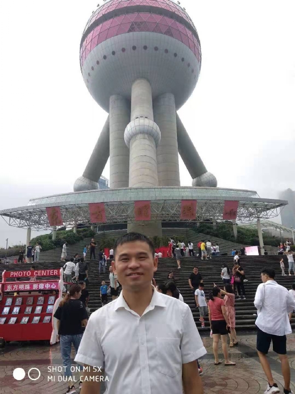 小猫吃老鼠的第一张照片--平潭相亲网
