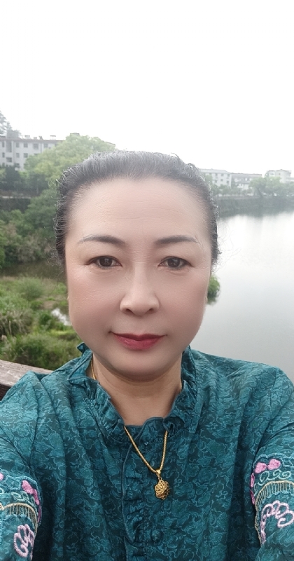 雨中情的第一张照片--平潭相亲网
